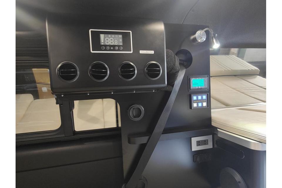 F-BOX BOXER（ハイエースベース）の商品画像00